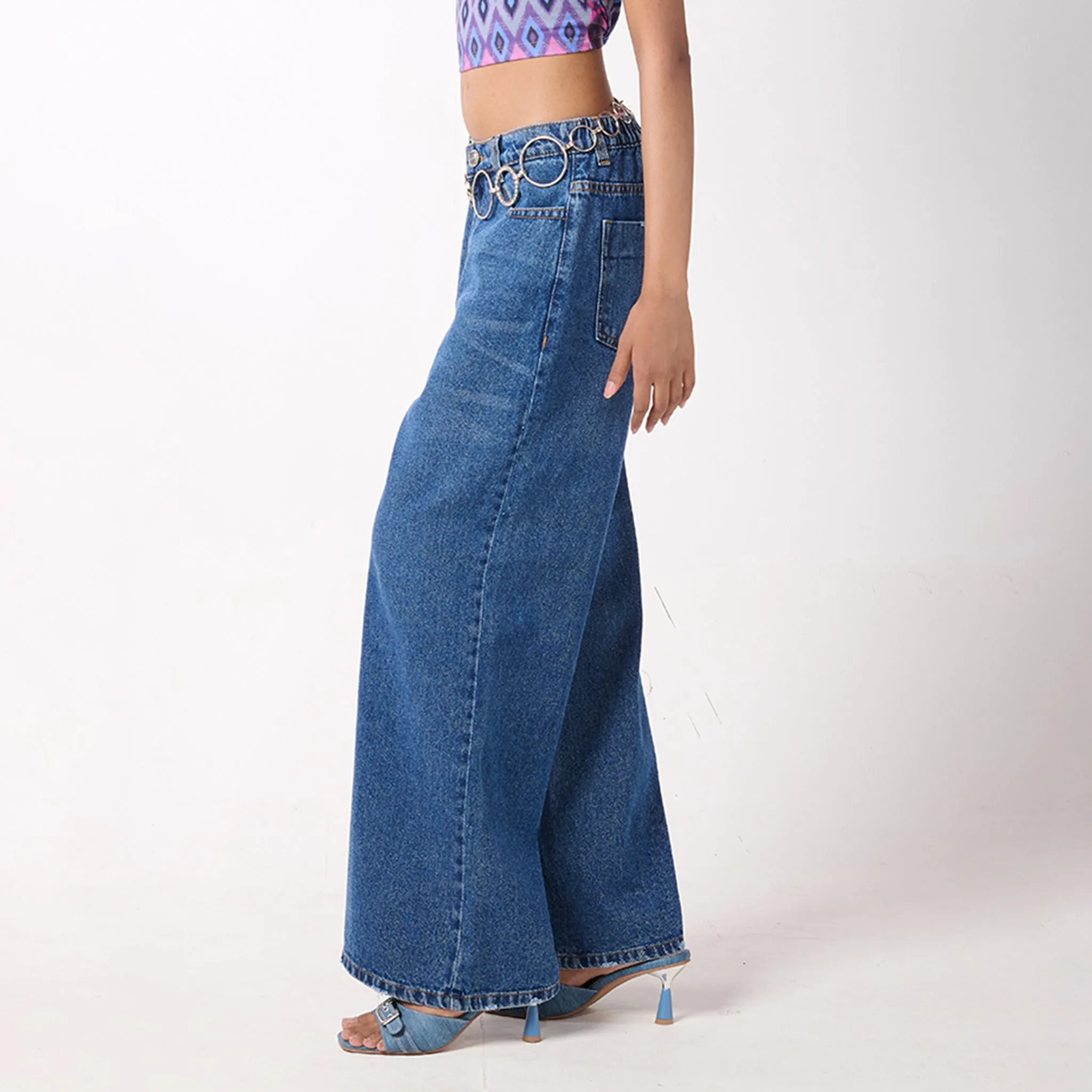 Baggy Jeans & Square Neck Top