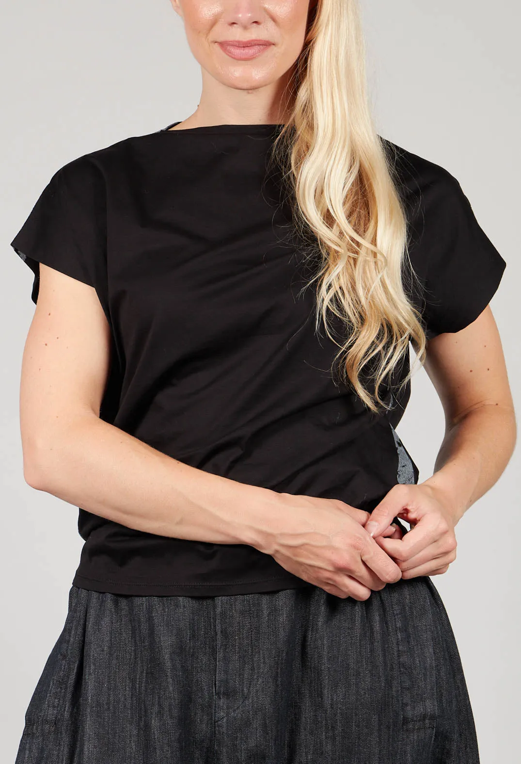 Boxy T-Shirt in Black