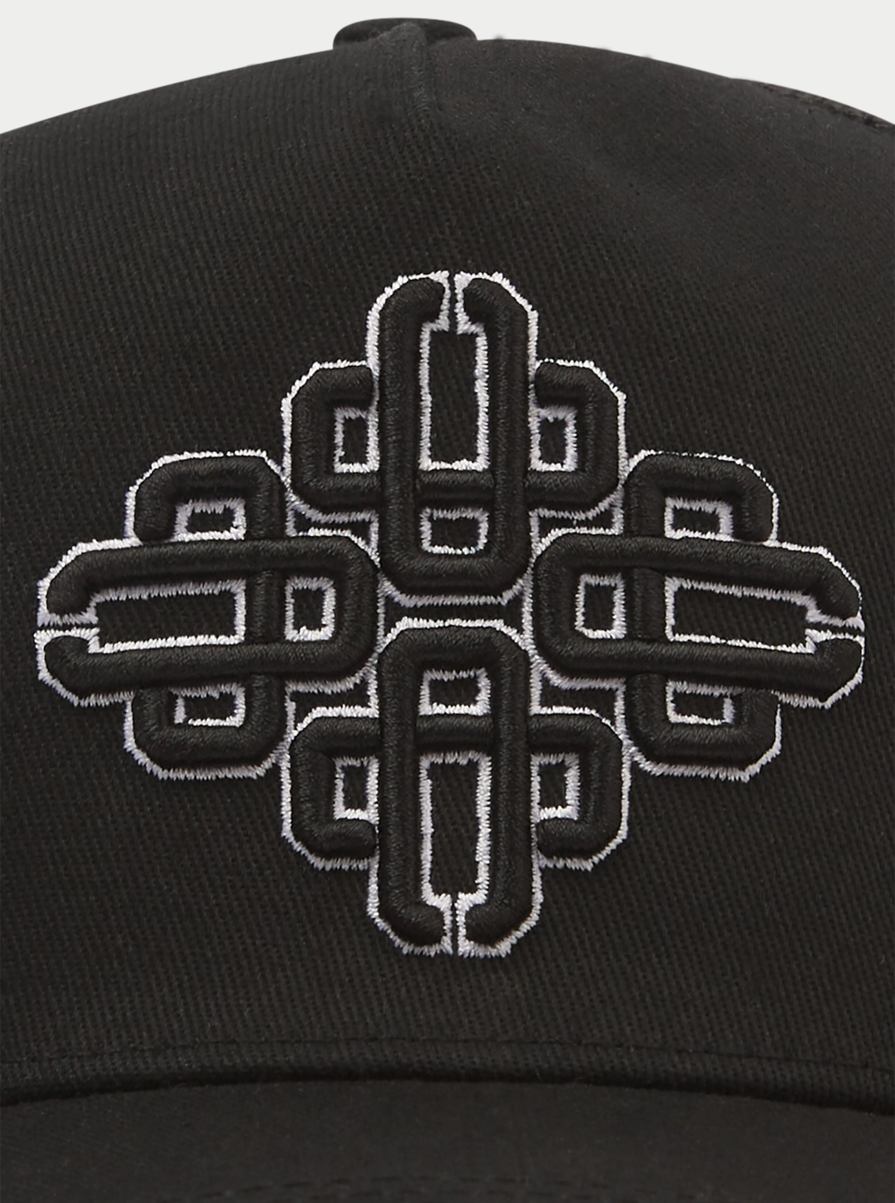 EMBROIDERY EMBLEM CAP - BLACK