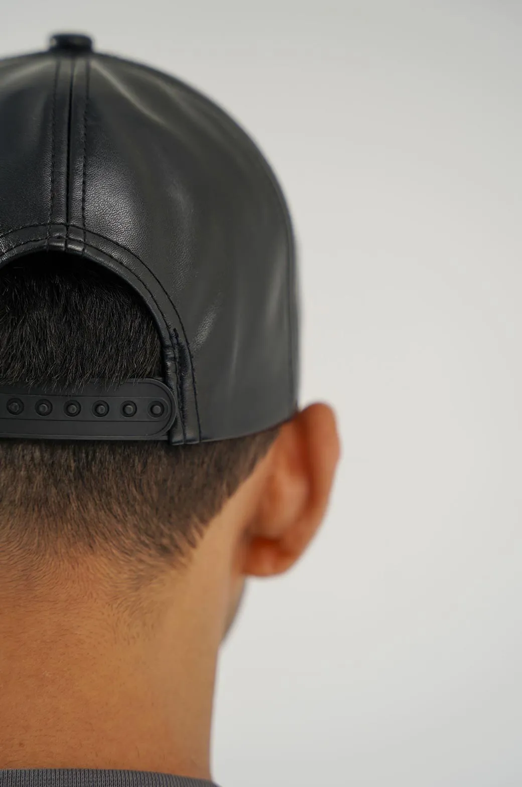 FAUX LEATHER CAP