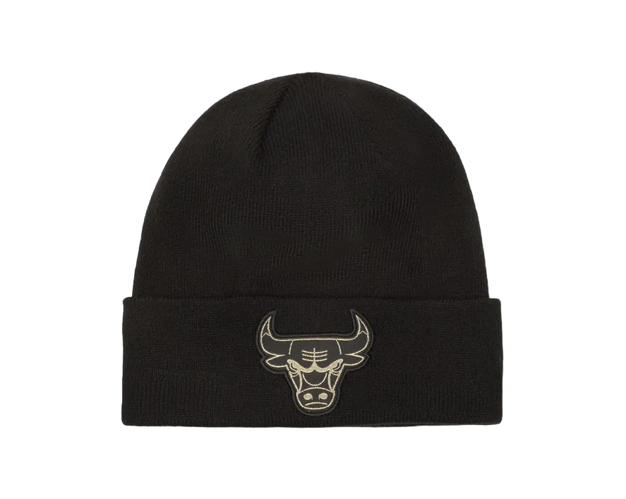 New Era adult beanie cap with golden Chicago Bulls logo 60364359 black