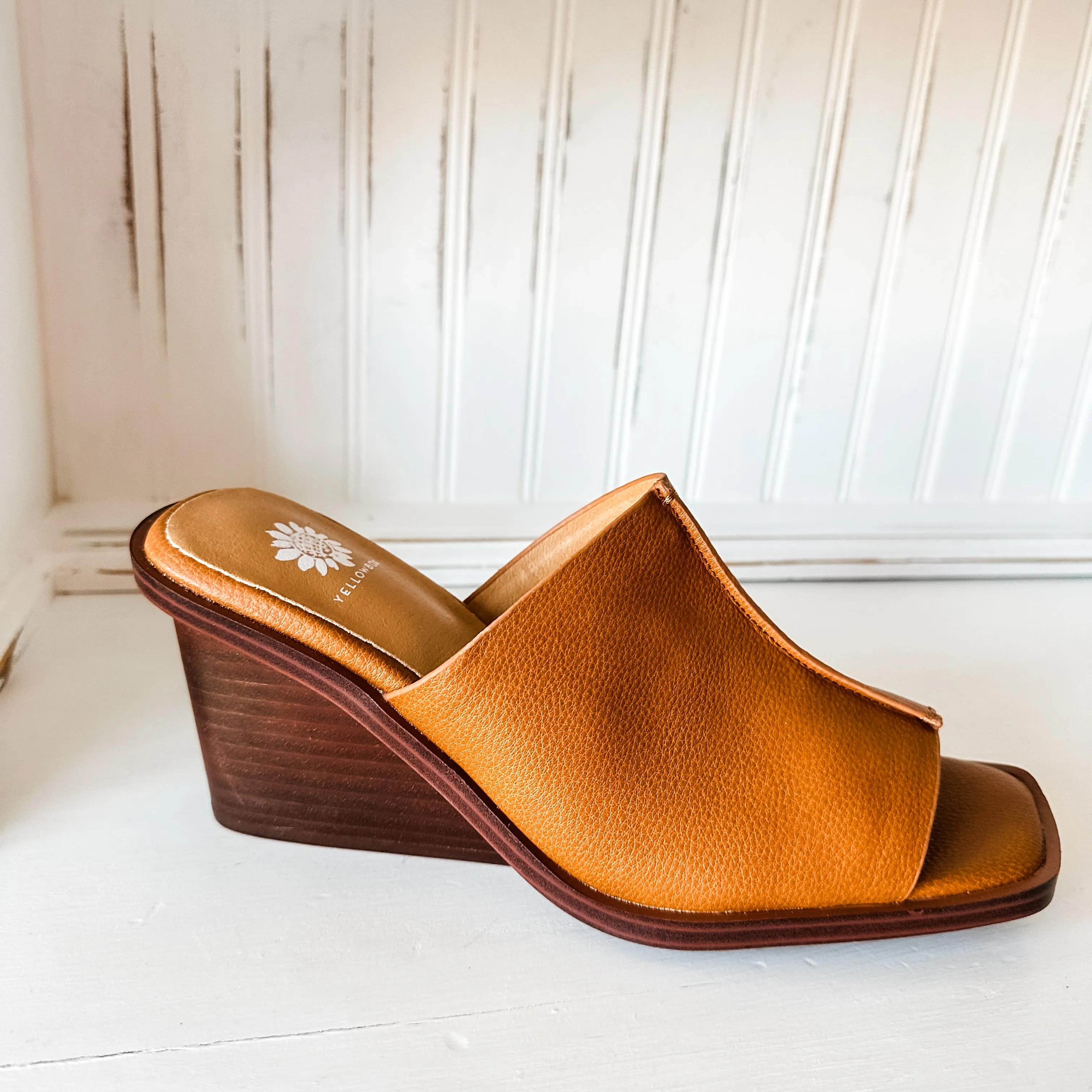 Vellore Wedge Sandal - Tan